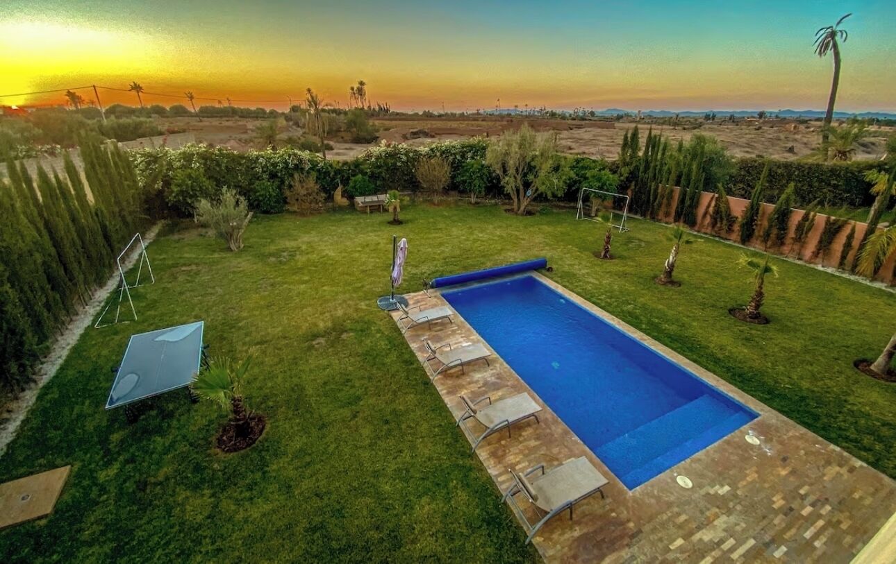 Alberca al aire libre y alberca climatizada