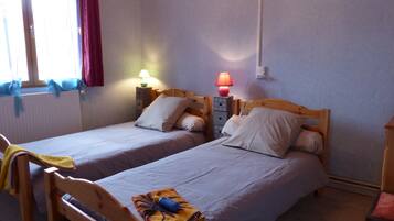 3 Schlafzimmer, Bügeleisen/Bügelbrett, Reisekinderbett