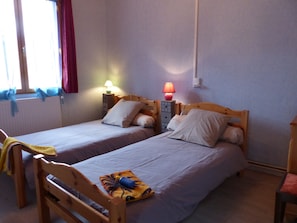 3 Schlafzimmer, Bügeleisen/Bügelbrett, Reisekinderbett