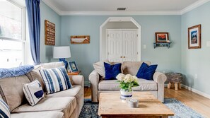House, Multiple Beds (Robeson Retreat) | Living room