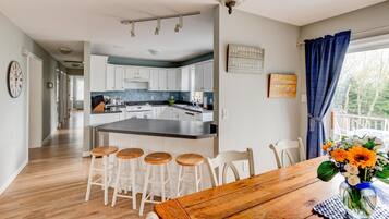 Rumah, Beberapa Tempat Tidur (Robeson Retreat) | Dapur pribadi