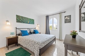 2 間睡房、可攜式嬰兒床、免費 Wi-Fi、床單