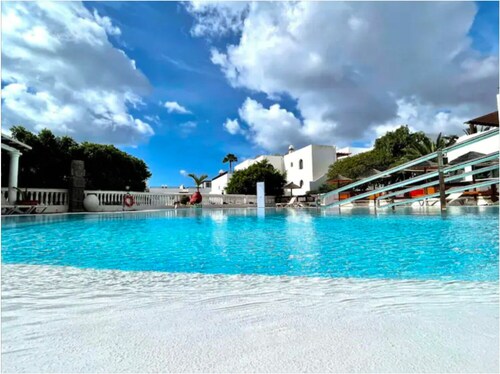 Sunny Terrace Wonderful Views Complex with2 Pools with AC
