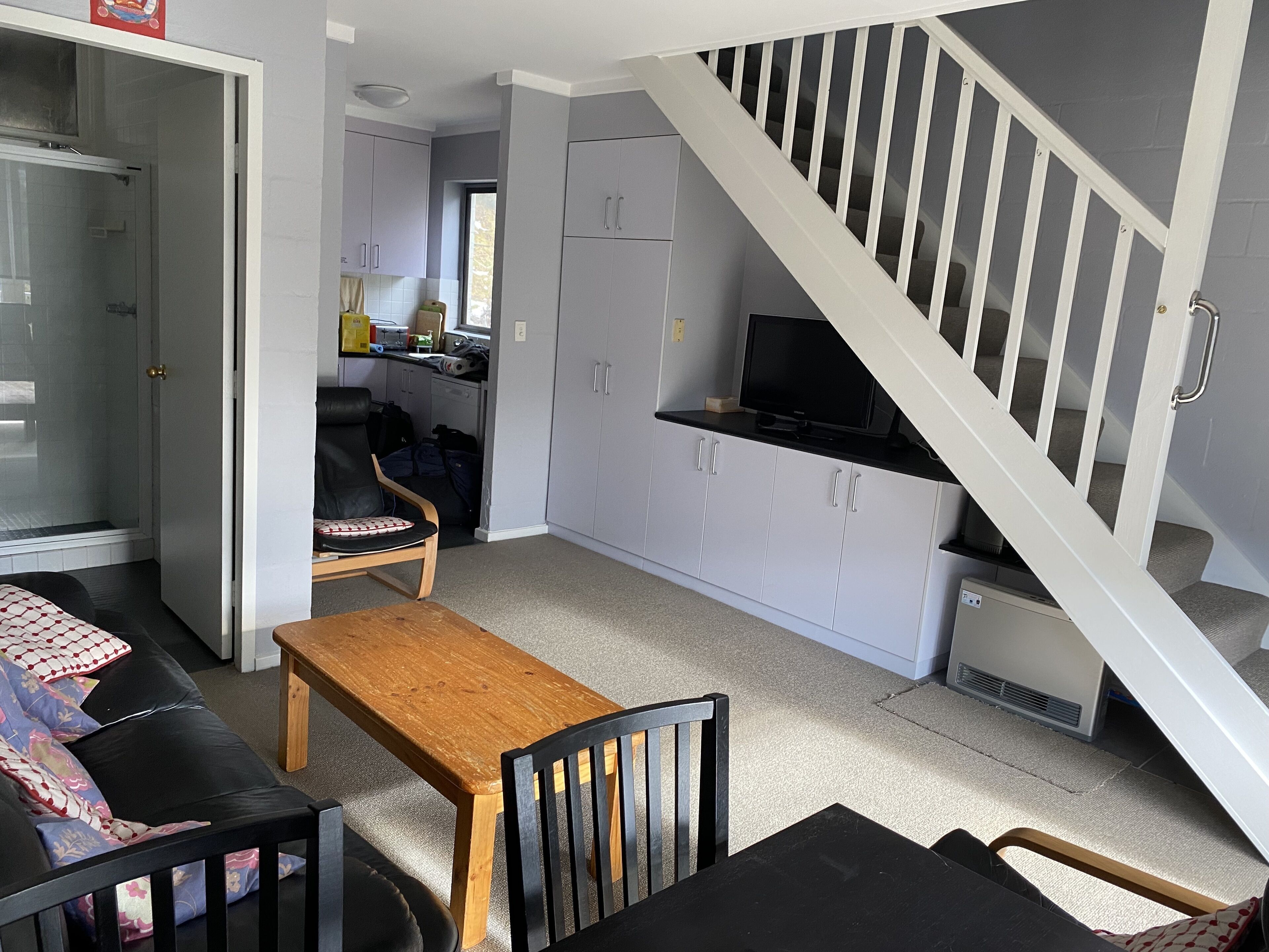 Penthouse two level Apartment with Mountain Views — image 15