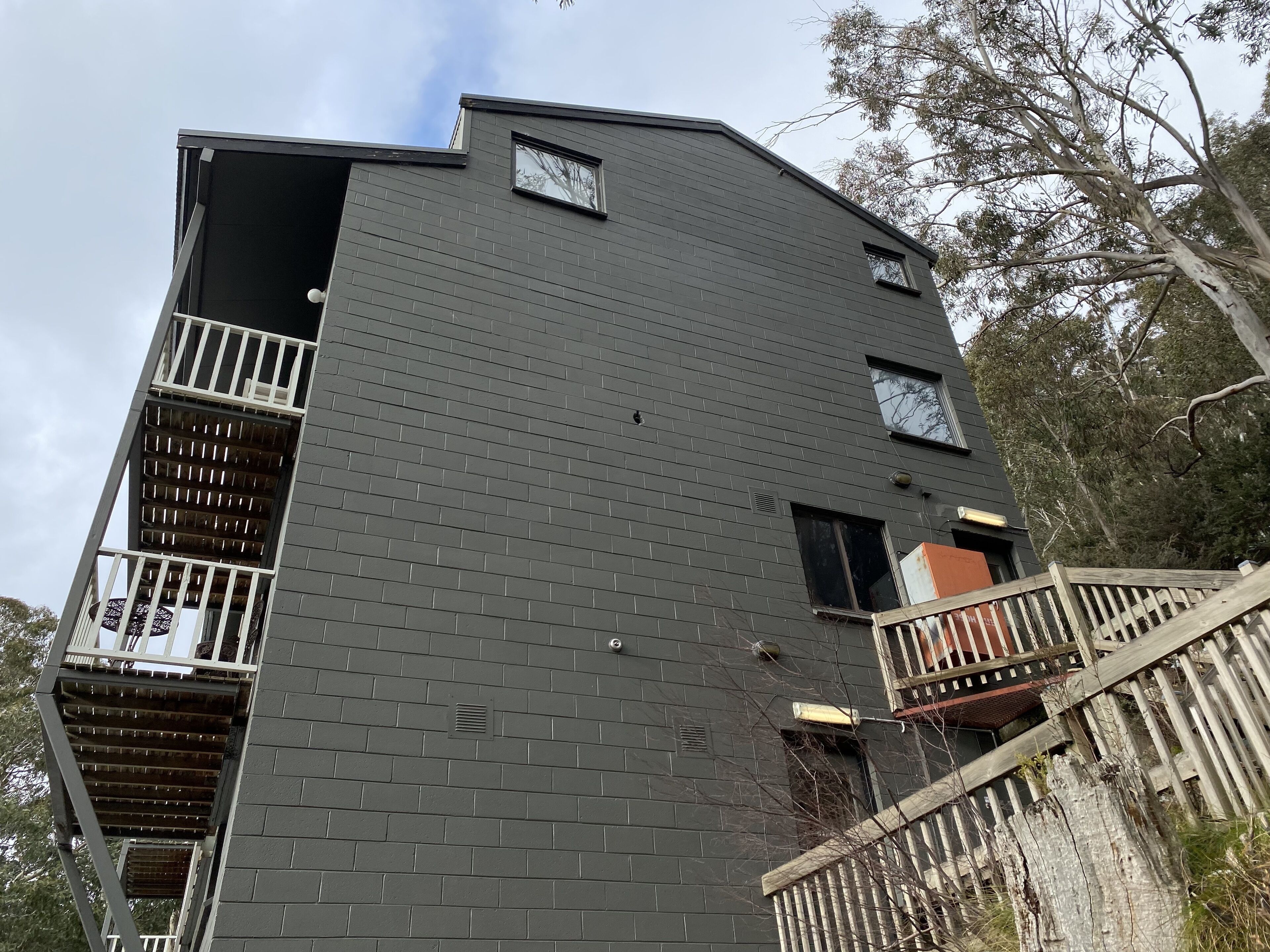 Penthouse two level Apartment with Mountain Views — image 29