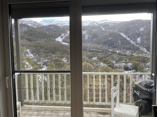 Penthouse two level Apartment with Mountain Views