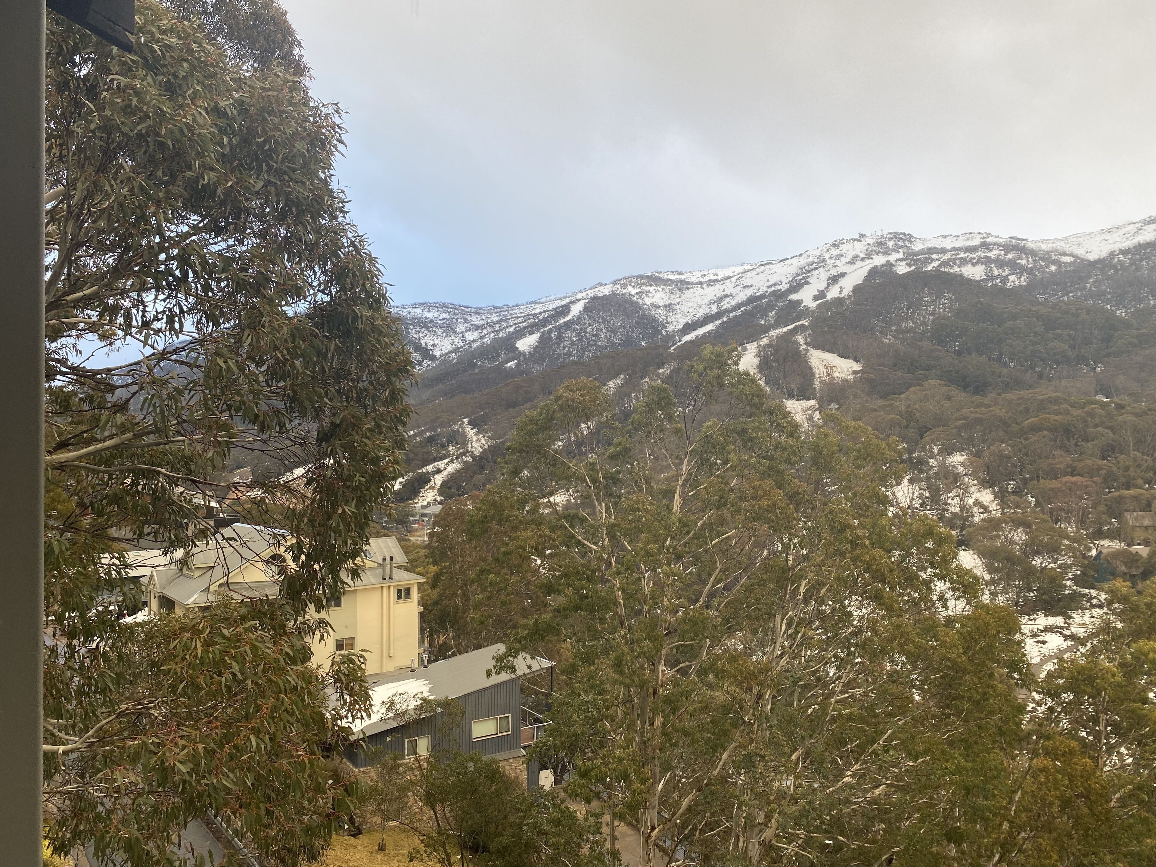 Penthouse two level Apartment with Mountain Views — image 8