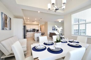 Dining - New apartment in lux resort Storey Lake with great amenities.10 miles to Disney! (Kissimmee)