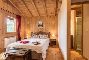 7 slaapkamers, een strijkplank/strijkijzer, reisbedje, gratis wifi