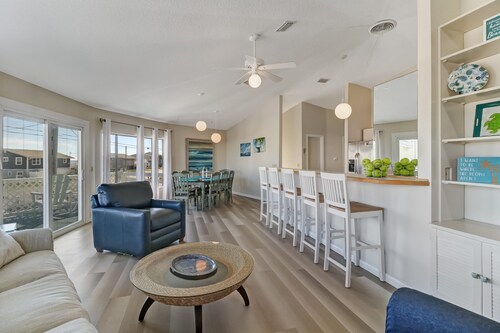 Pet Friendly | Ocean Views | Across the Road from the Beach | The Round House