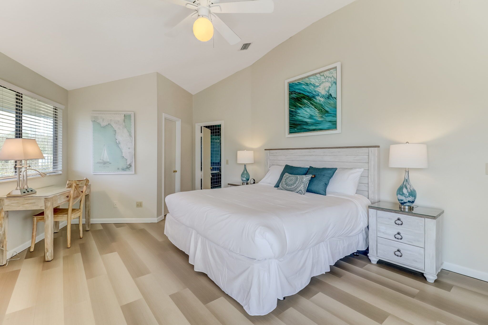 4 chambres, fer et planche à repasser, Wi-Fi, draps fournis