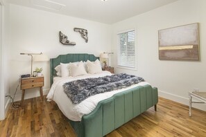 4 Schlafzimmer, Schreibtisch, Bügeleisen/Bügelbrett, kostenloses WLAN