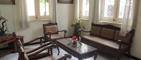 ロビー応接スペース