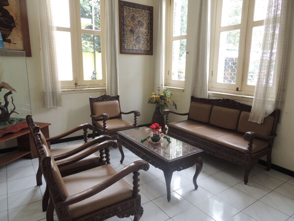 Lobby sitting area - Wisma Tamu UKSW (Salatiga)