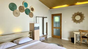 Free WiFi, bed sheets