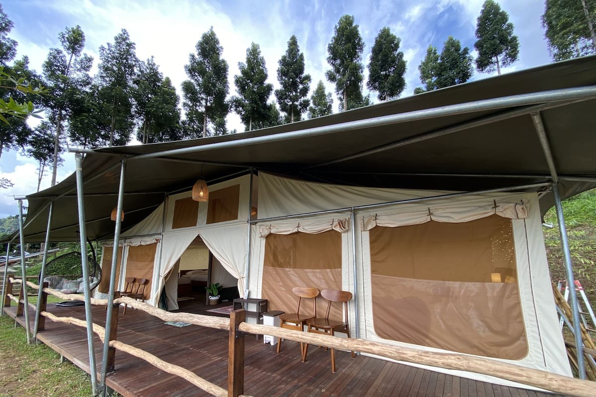 Tienda familiar (Family Glamping) | Vistas desde la habitación