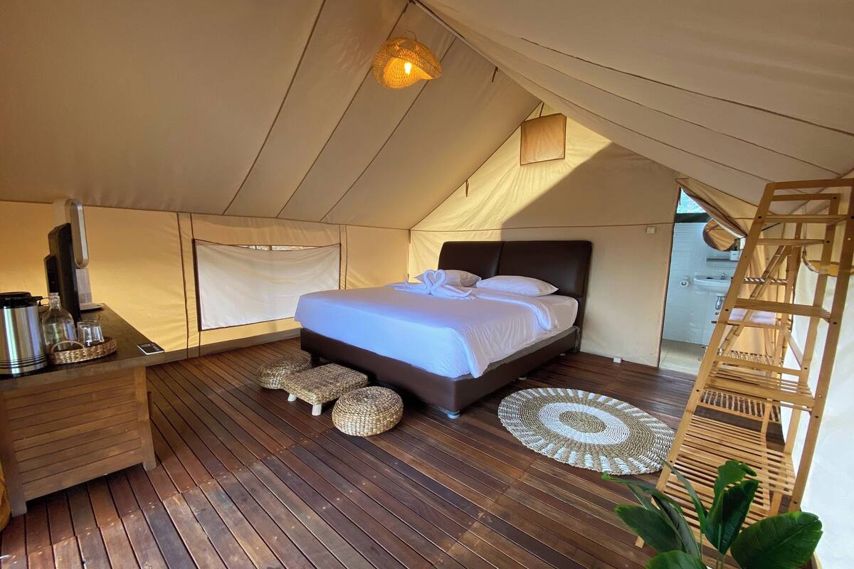 Telt – superior (Pet Friendly Glamping) | Wi-fi (inkludert) og sengetøy