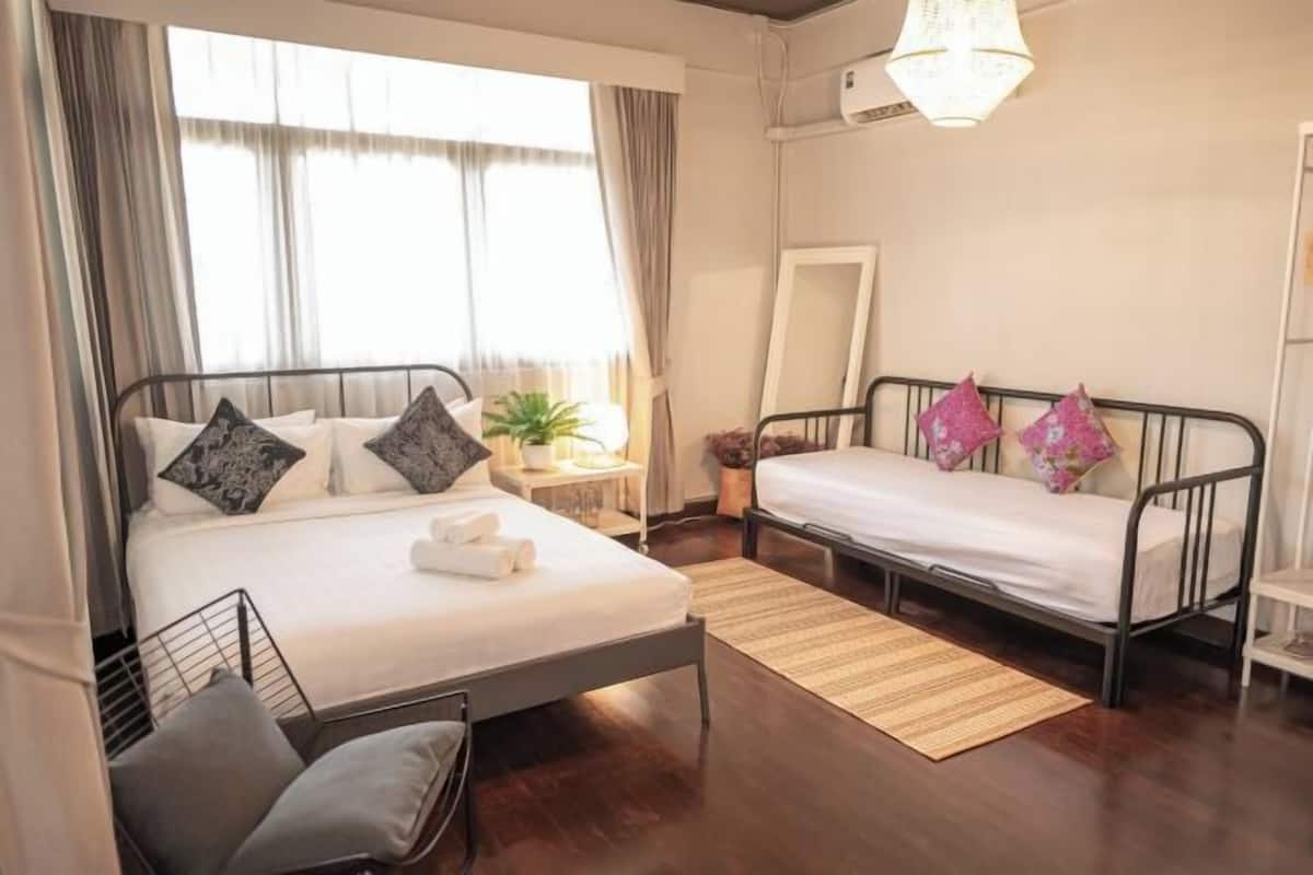 Desk, free WiFi, bed sheets