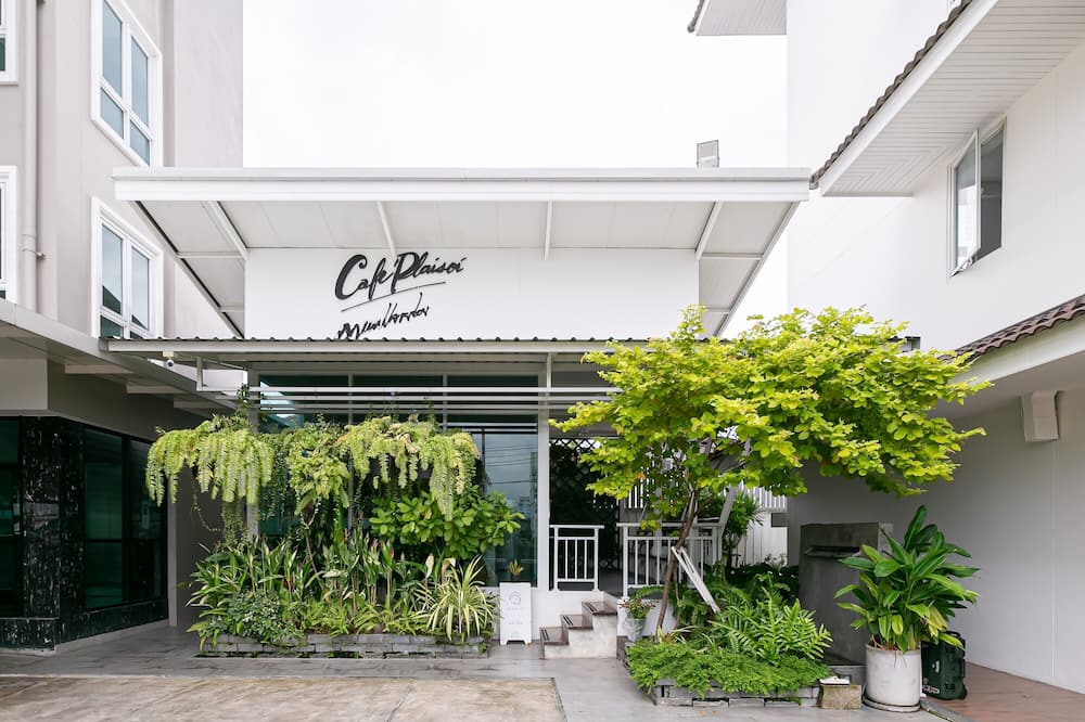 Ruan Plaisoi Apartment