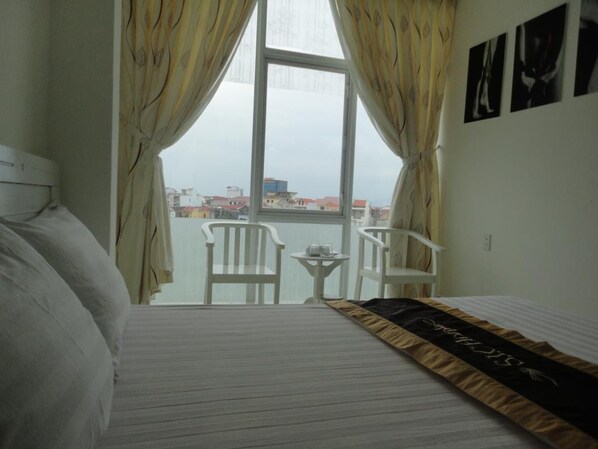 Room, 1 Bedroom | Bathroom | Shower, towels - SIC Hotel (Dong Hoi)