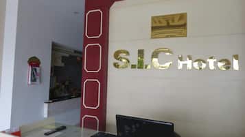 Quầy tiếp tân