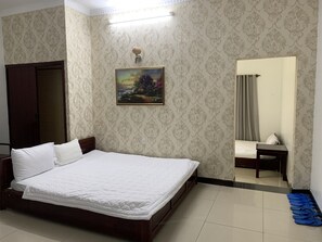 Villa, 3 chambres | 1 chambre, bureau, Wi-Fi gratuit, draps fournis
