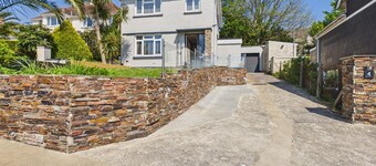 Mayfield House - 4 Bedroom House - Tenby