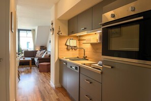 Kühlschrank, Ofen, Herdplatte, Geschirrspüler