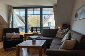 Fernseher, DVD-Player, Stereoanlage