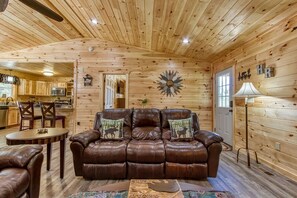 TV connectée, cheminée, jeux vidéo, baby-foot