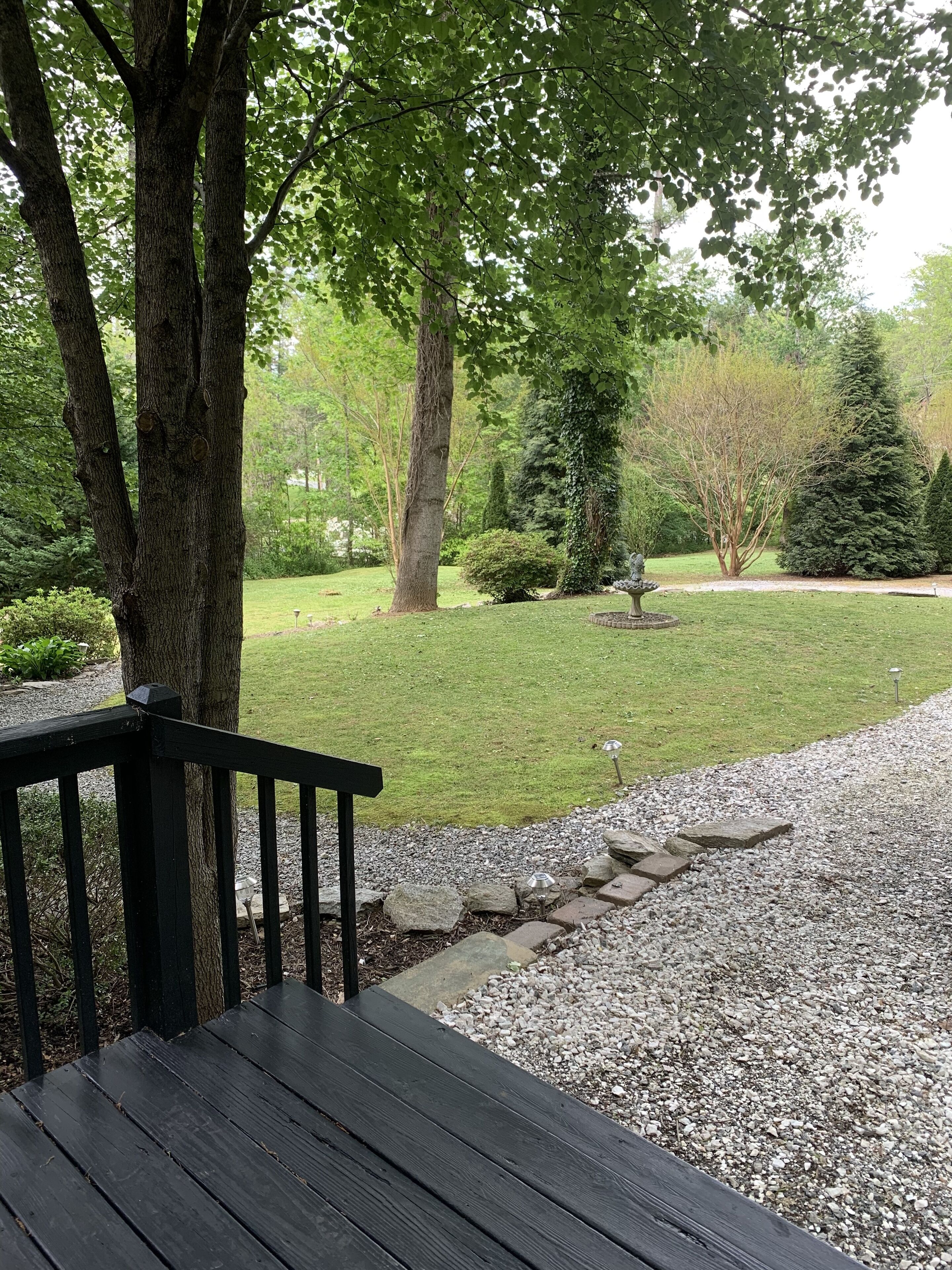 Beautiful Home Minutes away from Waterfalls and Biking Park PETS WELCOME!