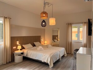 6 bedrooms, iron/ironing board, free WiFi, bed sheets - Soltroia Beach Court, Beach at 50 meters (Soltroia)