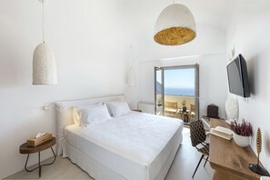 6 bedrooms, in-room safe, iron/ironing board, travel cot