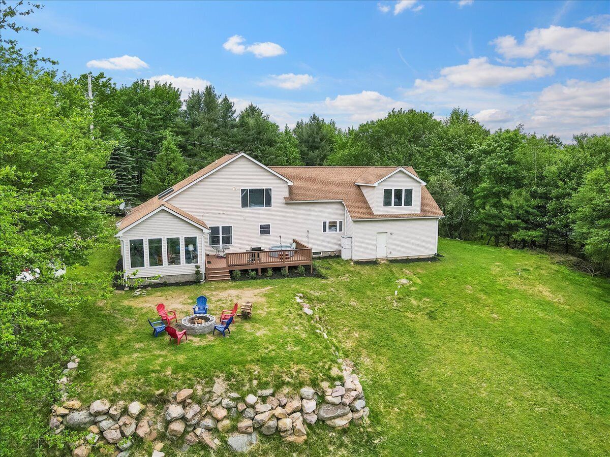 Glittering Elegant Lakefront Long Pond Chalet