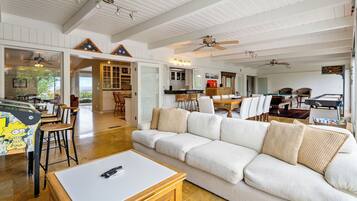 Smart TV, fireplace, DVD player