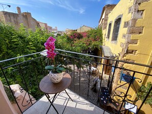 Chambre Supérieure (N2) | Vue depuis le balcon