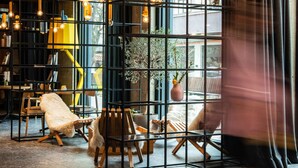 로비