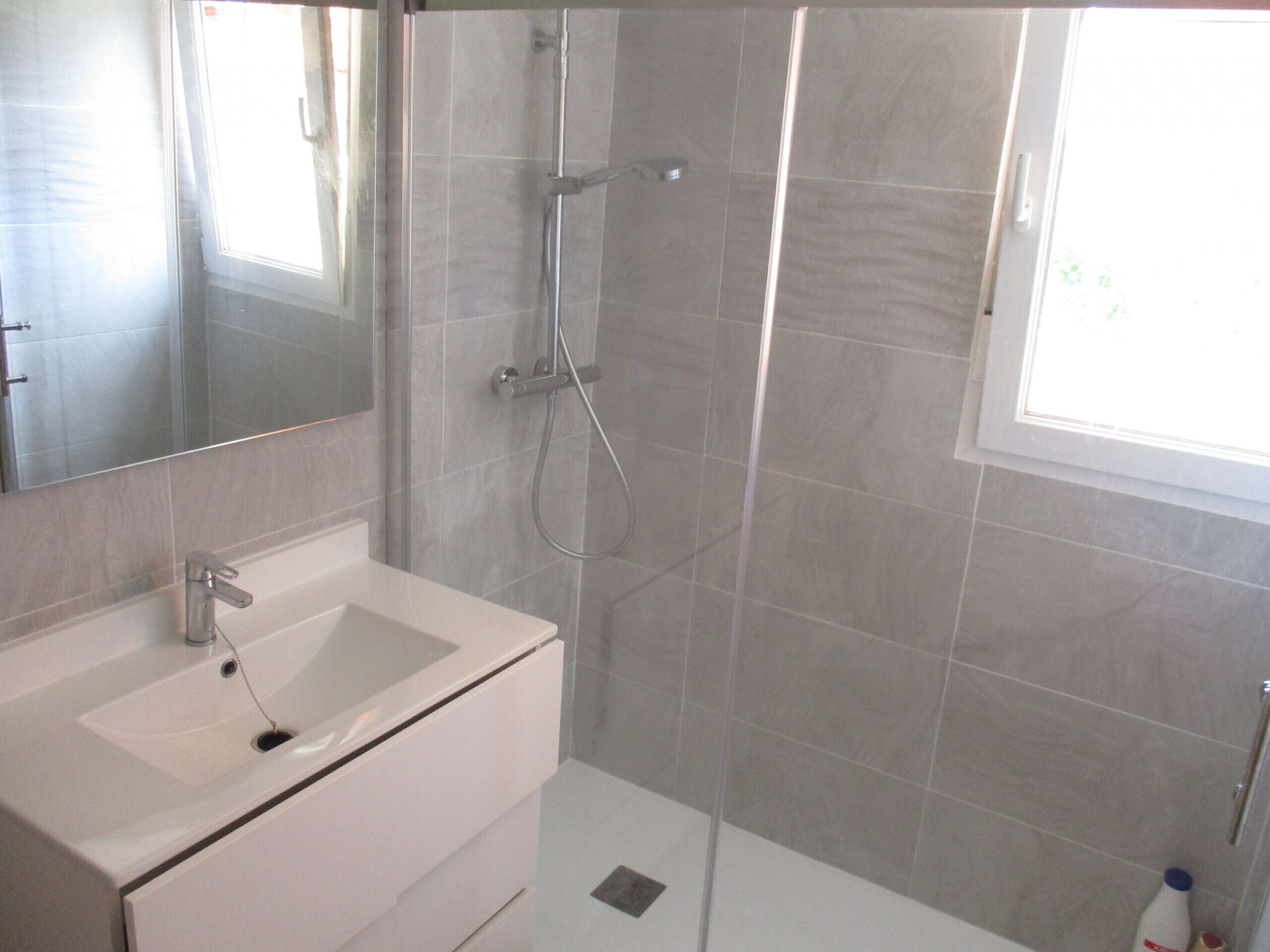 Bathtub