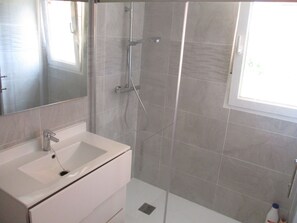 Bathtub