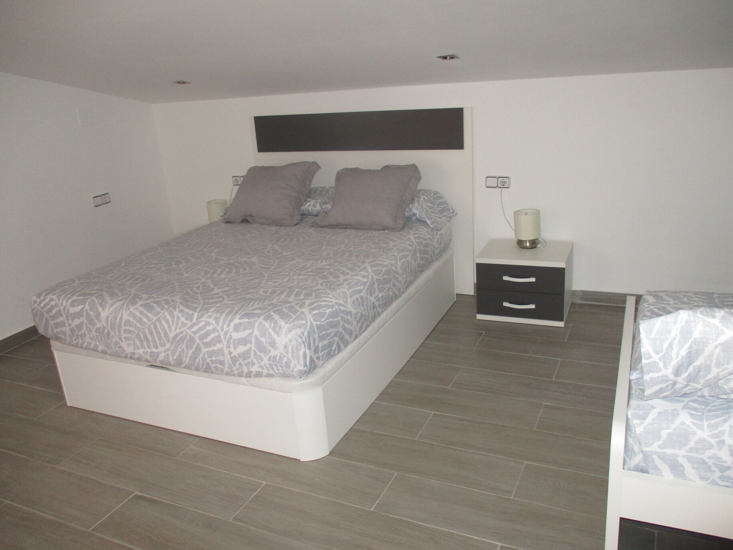 2 slaapkamers, een strijkplank/strijkijzer, gratis wifi