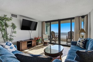 Smart TV, DVD player, stereo - 🌟Oceanfront | Awesome Amenities | Great Views | Carolina Dunes 303🌟 (Myrtle Beach)