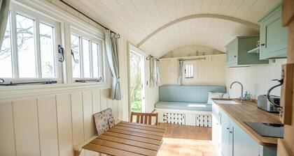 Sage Shepherds Hut, Boundary Farm Cottages