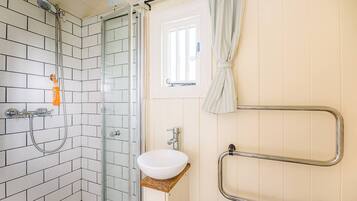 Apartment (1 Bedroom) | Bathroom