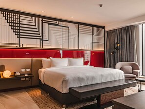 Executive-suite - 1 kingsize-seng - adgang til Club-lounge | Allergivenligt sengetøj, minibar, pengeskab på værelset, skrivebord