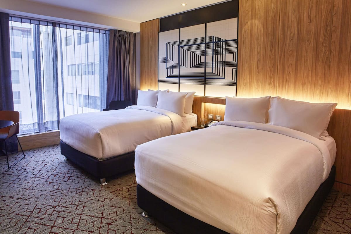 Hypo-allergenic bedding, minibar, in-room safe, desk