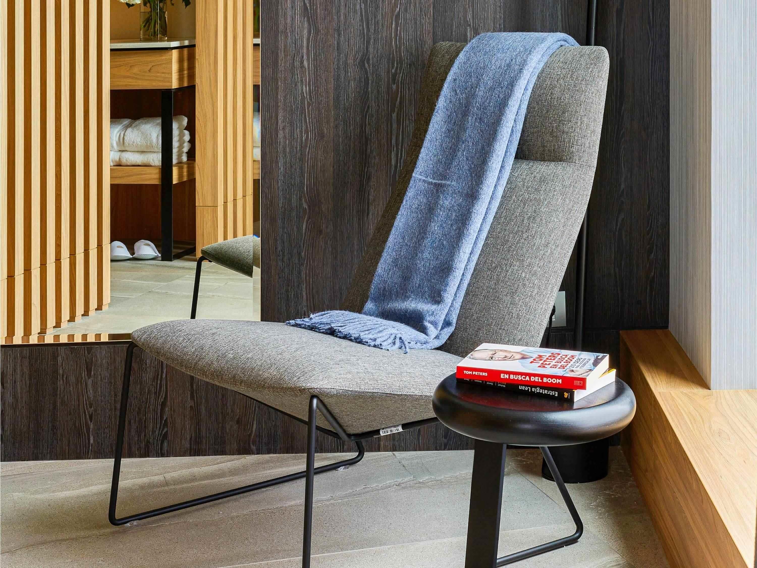 Ropa de cama hipoalergénica y minibar 