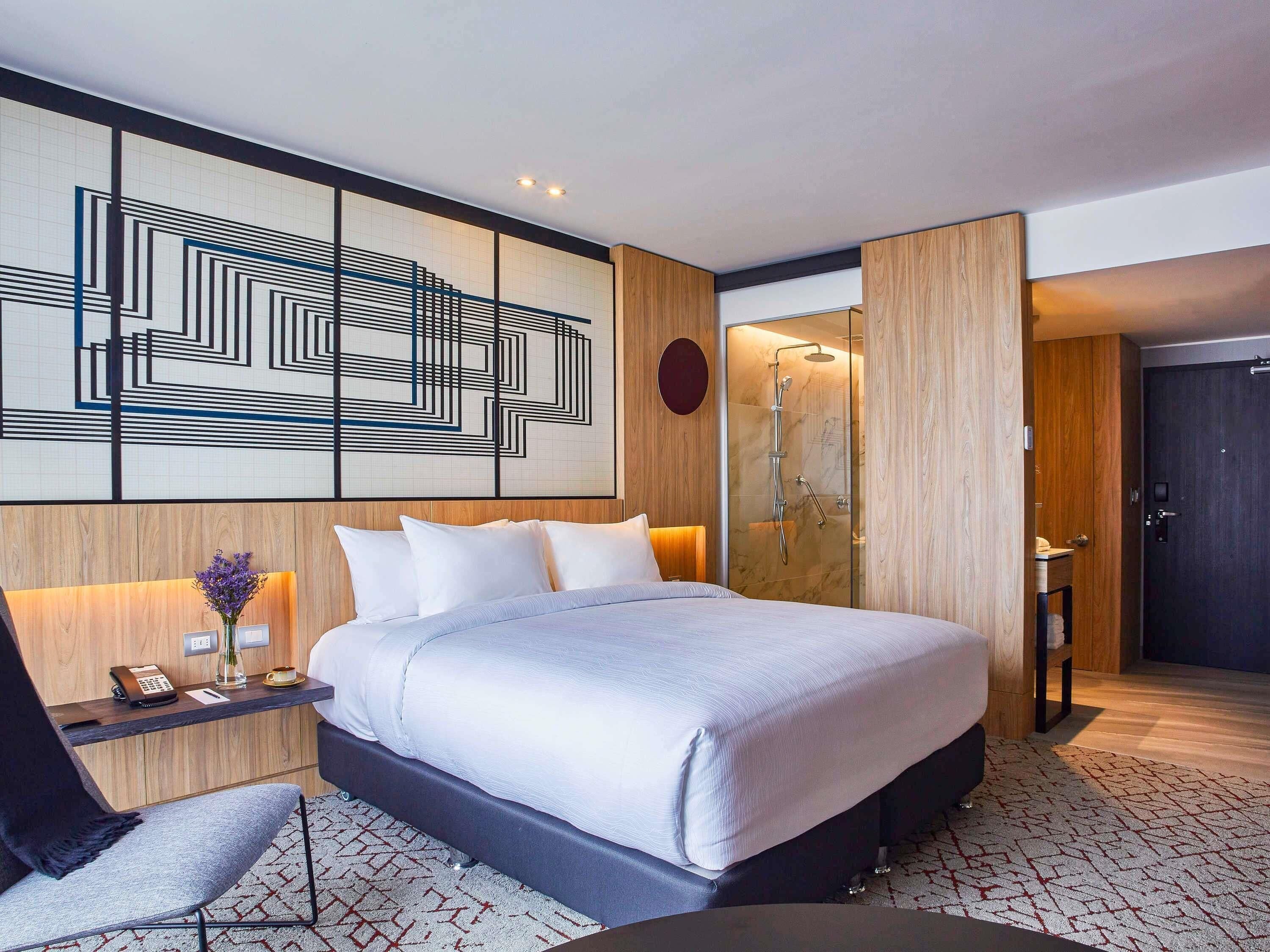 Habitación superior, 1 cama King size | Ropa de cama hipoalergénica y minibar 