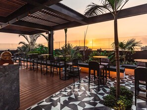 2 bars/lounges - Pullman Lima Miraflores (Lima)