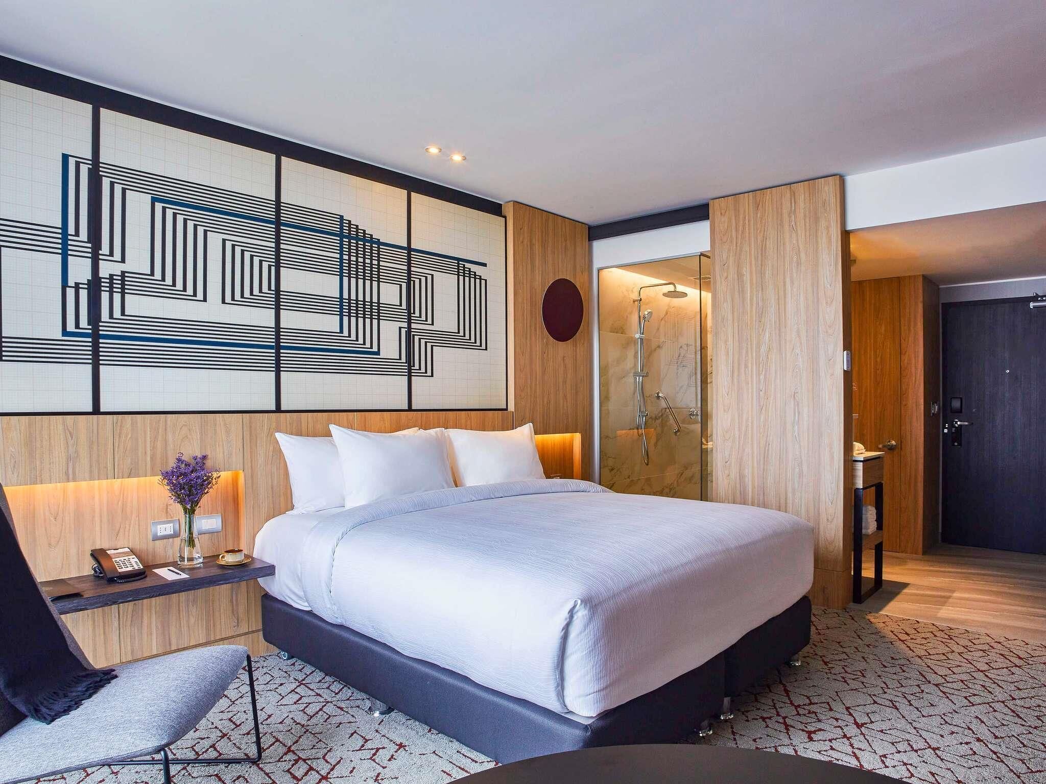 Superior Room, 1 King Bed | Hypo-allergenic bedding, minibar, in-room safe, desk
