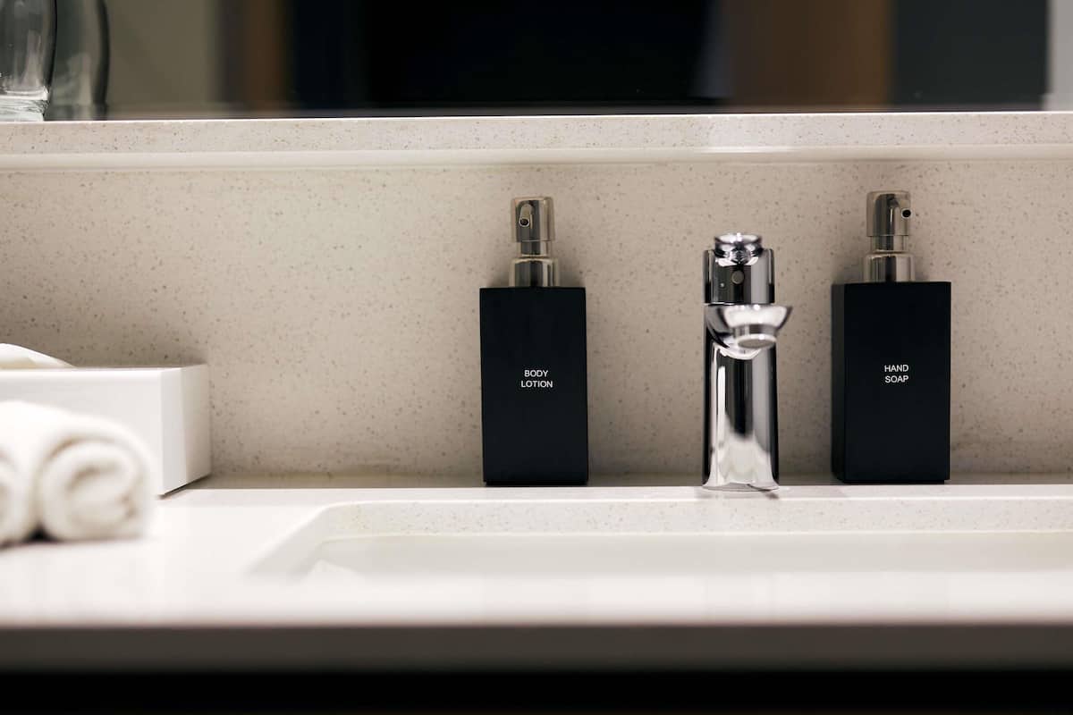 Hypo-allergenic bedding, minibar, in-room safe, desk